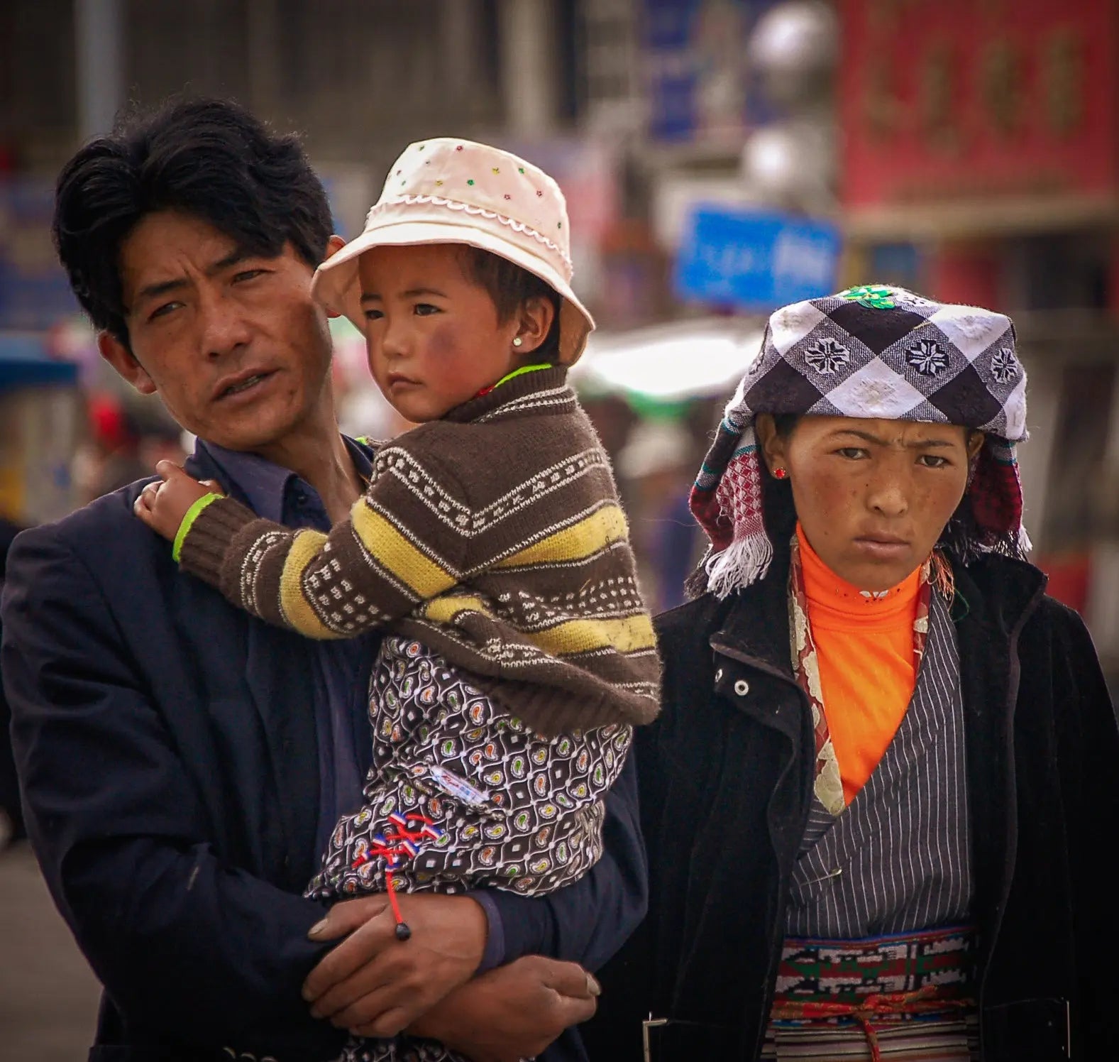 བོད་རིགས་ཀྱི་ཚང་ཁང་དང་མཛེས་ལེན། (Bö Rik Kyi Tsang Khang Dang Dzé Len) Tibetan Family and Contradictions Giclee / Colored / 5 x 7 Tracy McCrackin Photography Wall art - Tracy McCrackin Photography