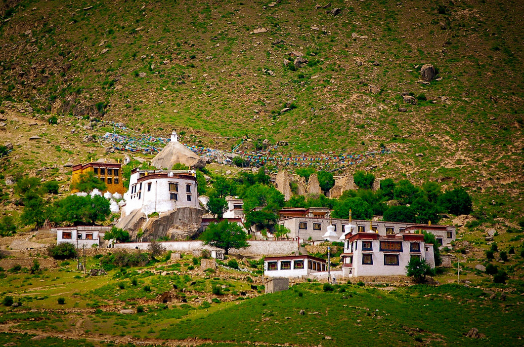 རི་ལངས་གསུངས། (Ri Lang Sung): Mountain Serenity Giclee / Colored / 5 x 7 Tracy McCrackin Photography Wall art - Tracy McCrackin Photography